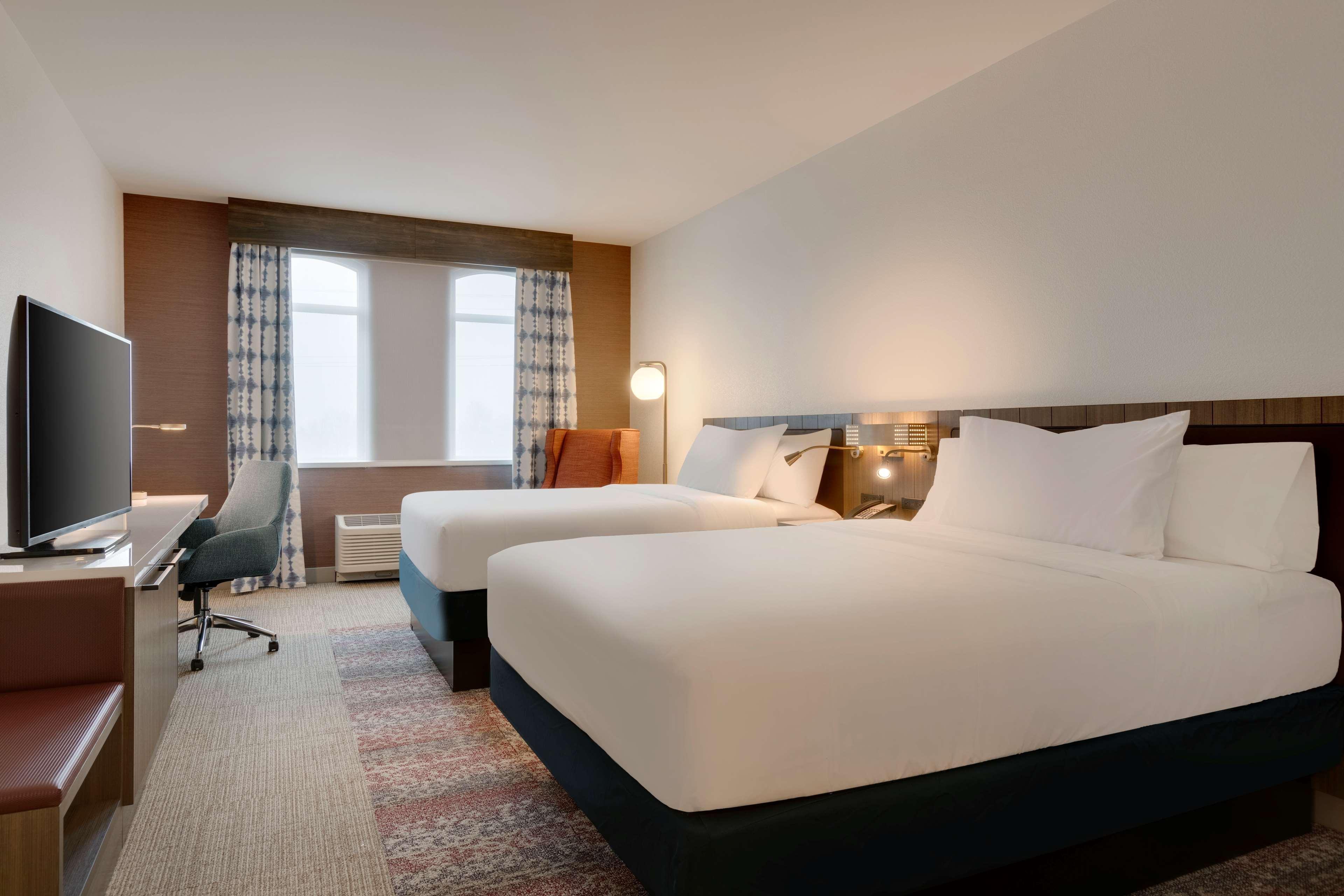 Hilton Garden Inn Haymarket Ngoại thất bức ảnh