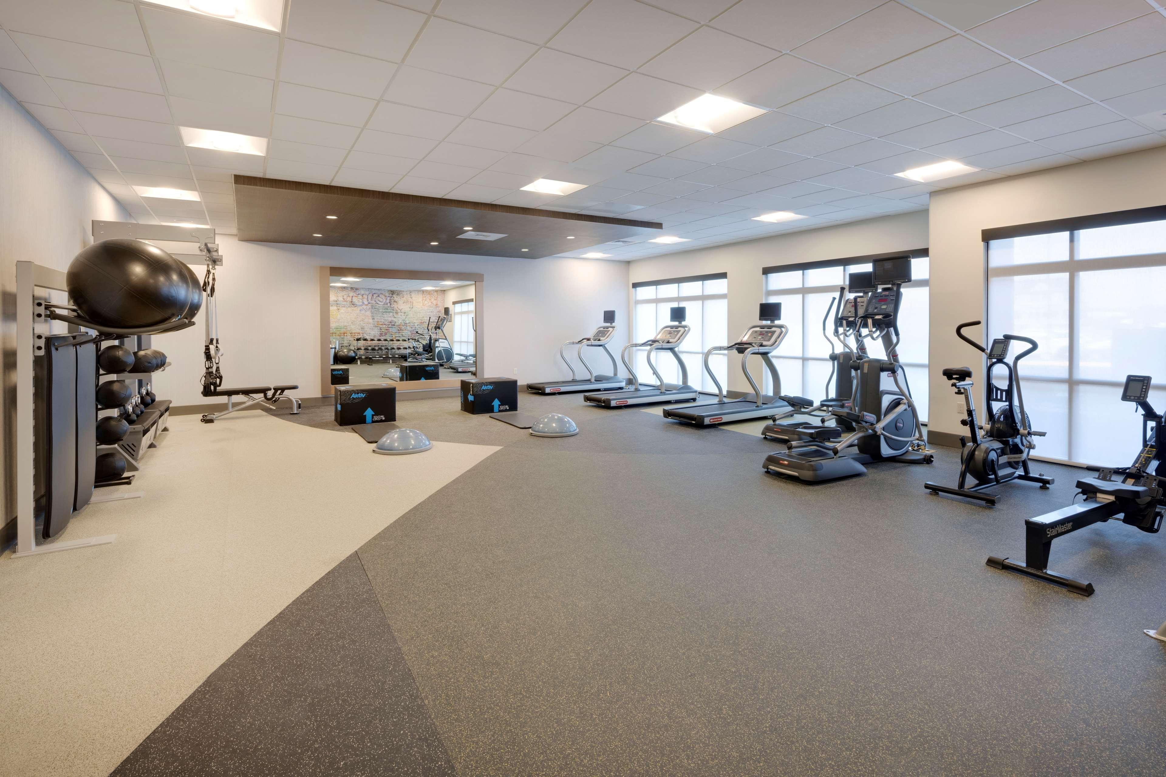 Hilton Garden Inn Haymarket Ngoại thất bức ảnh