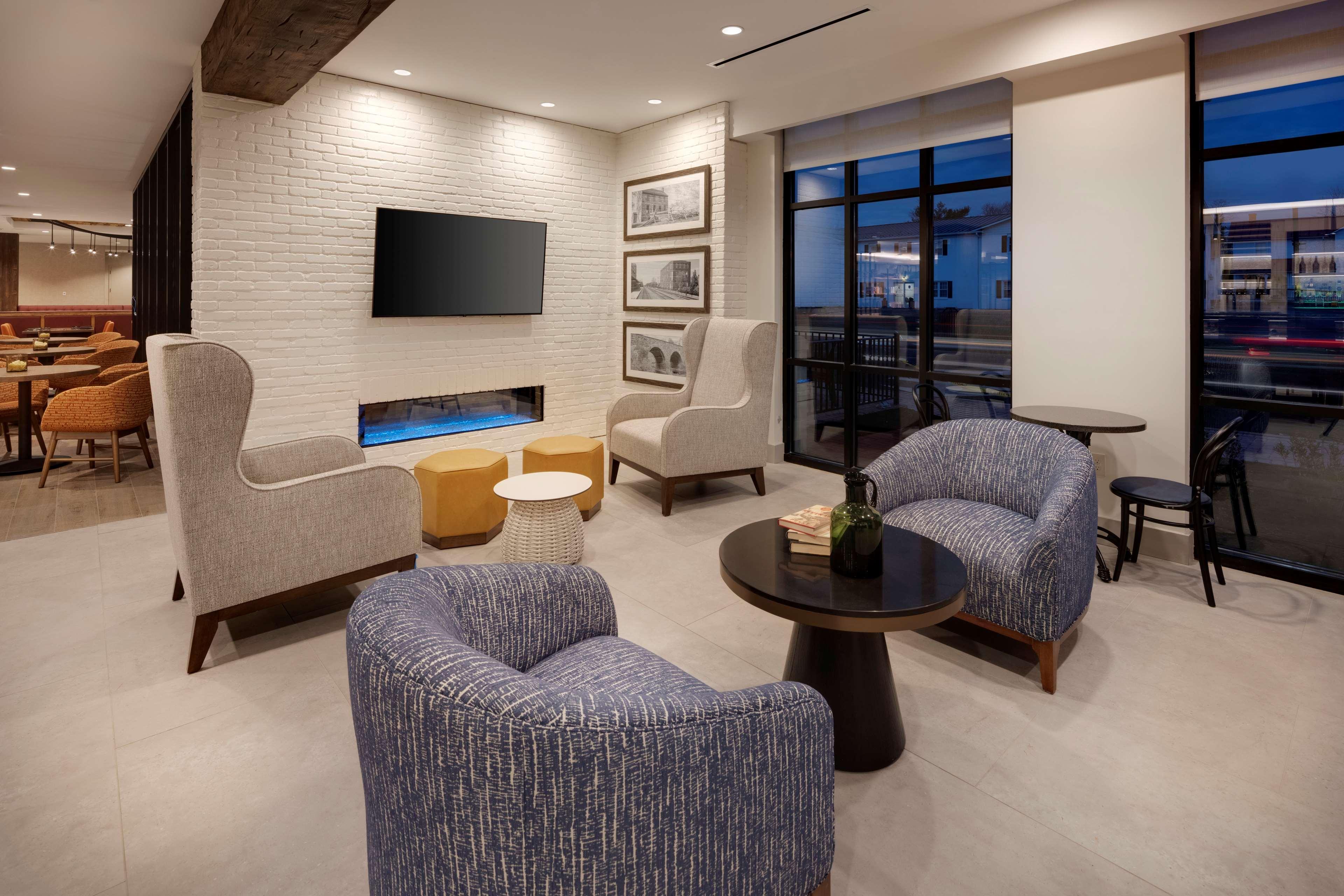 Hilton Garden Inn Haymarket Ngoại thất bức ảnh