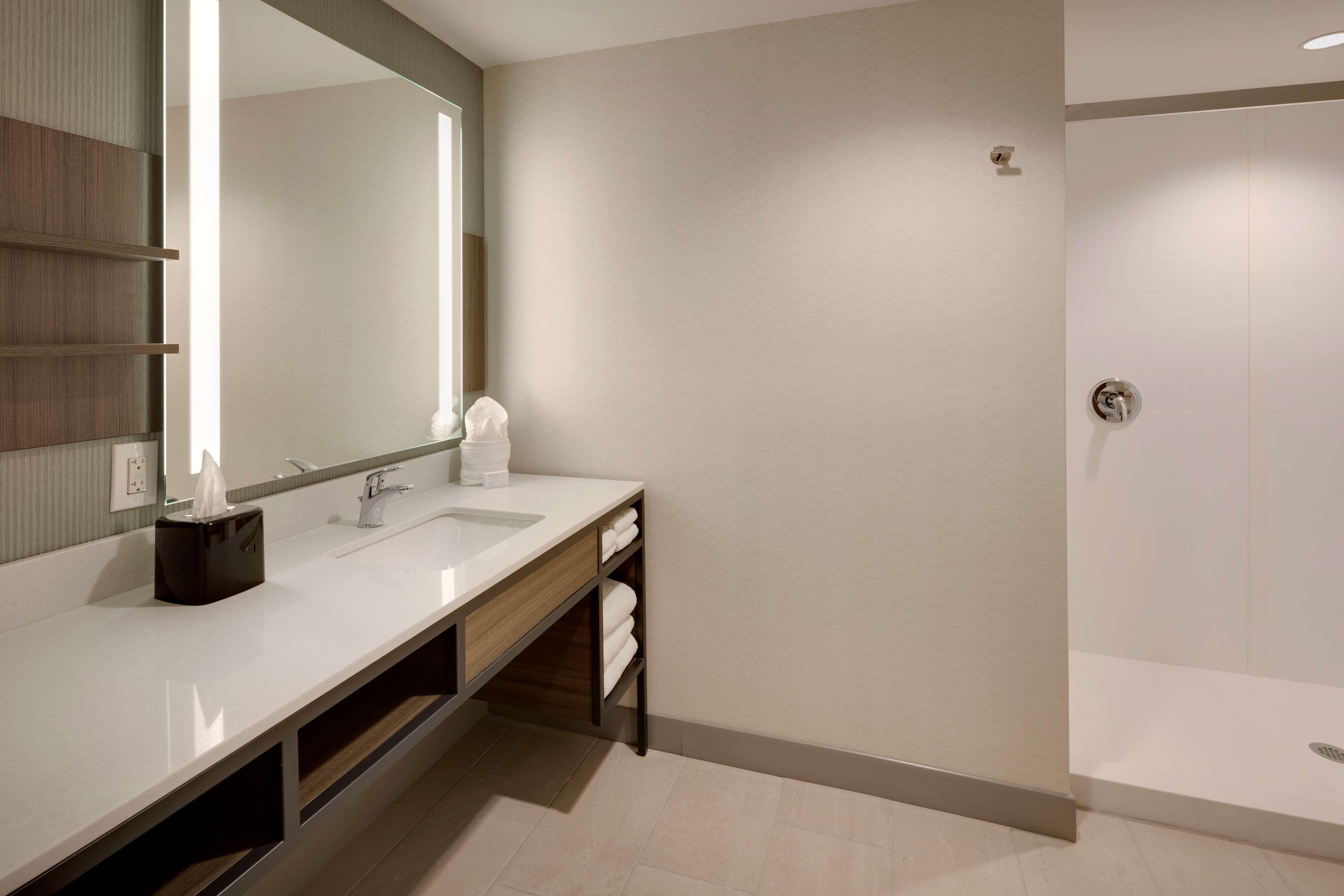 Hilton Garden Inn Haymarket Ngoại thất bức ảnh