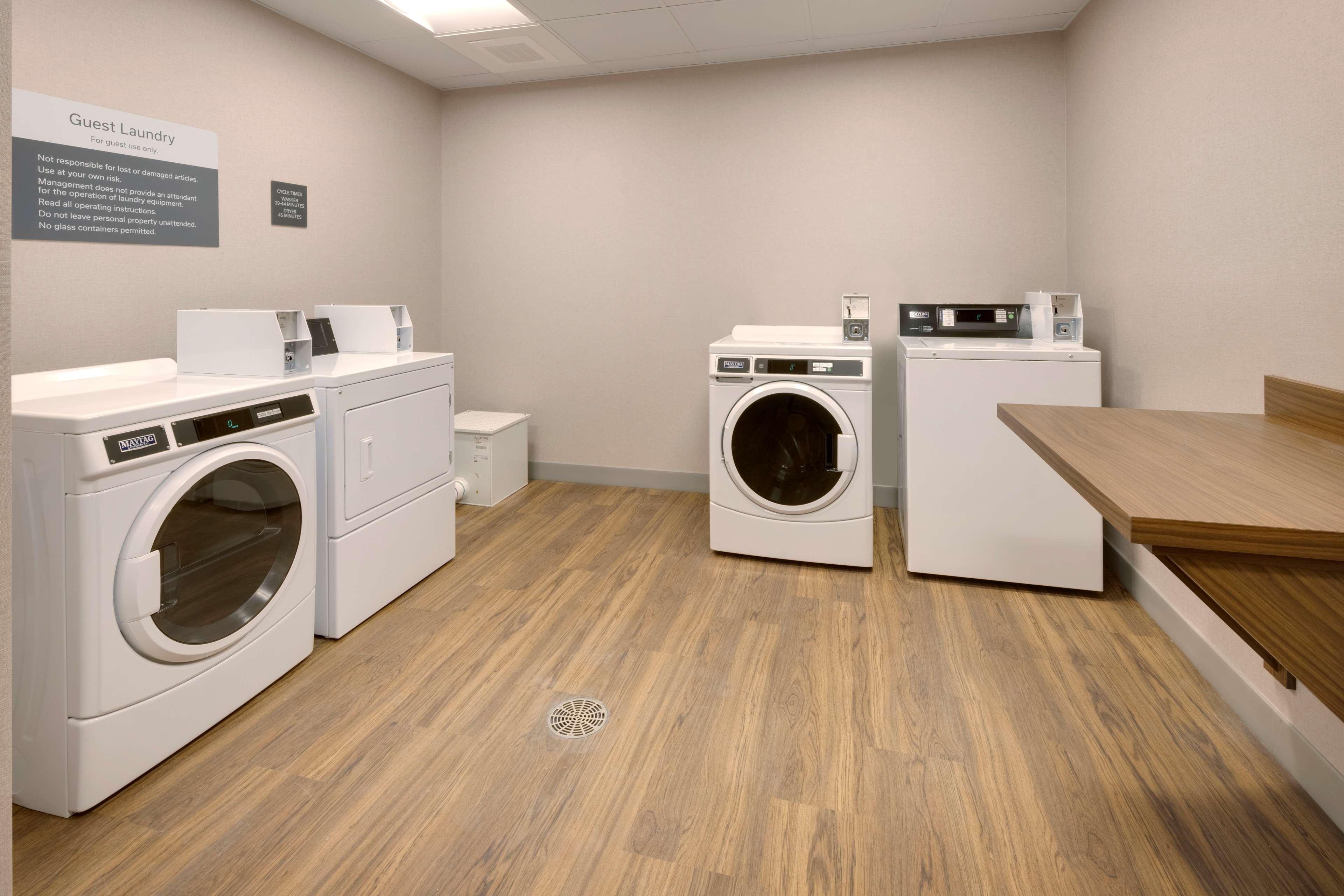 Hilton Garden Inn Haymarket Ngoại thất bức ảnh