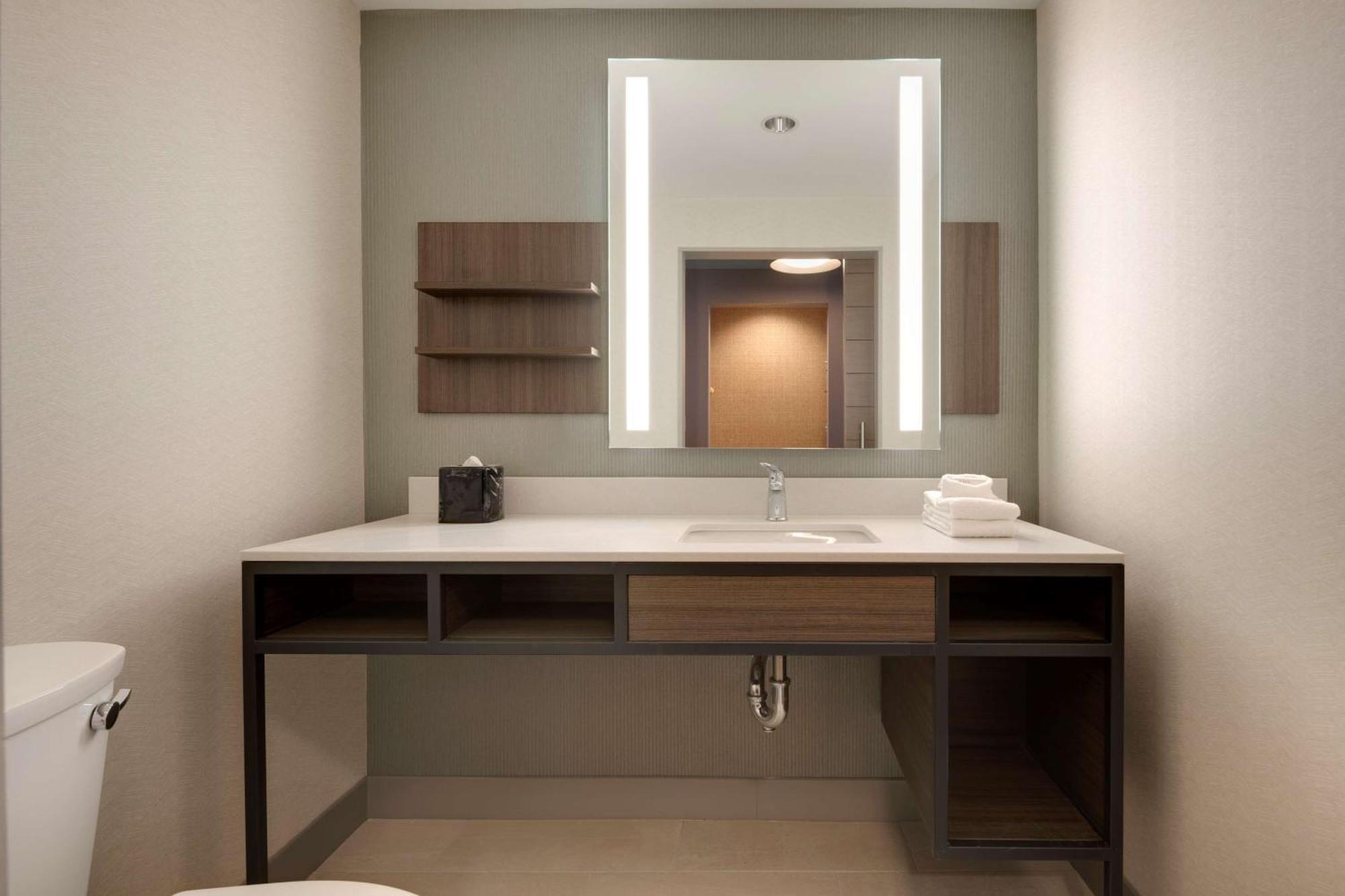 Hilton Garden Inn Haymarket Ngoại thất bức ảnh