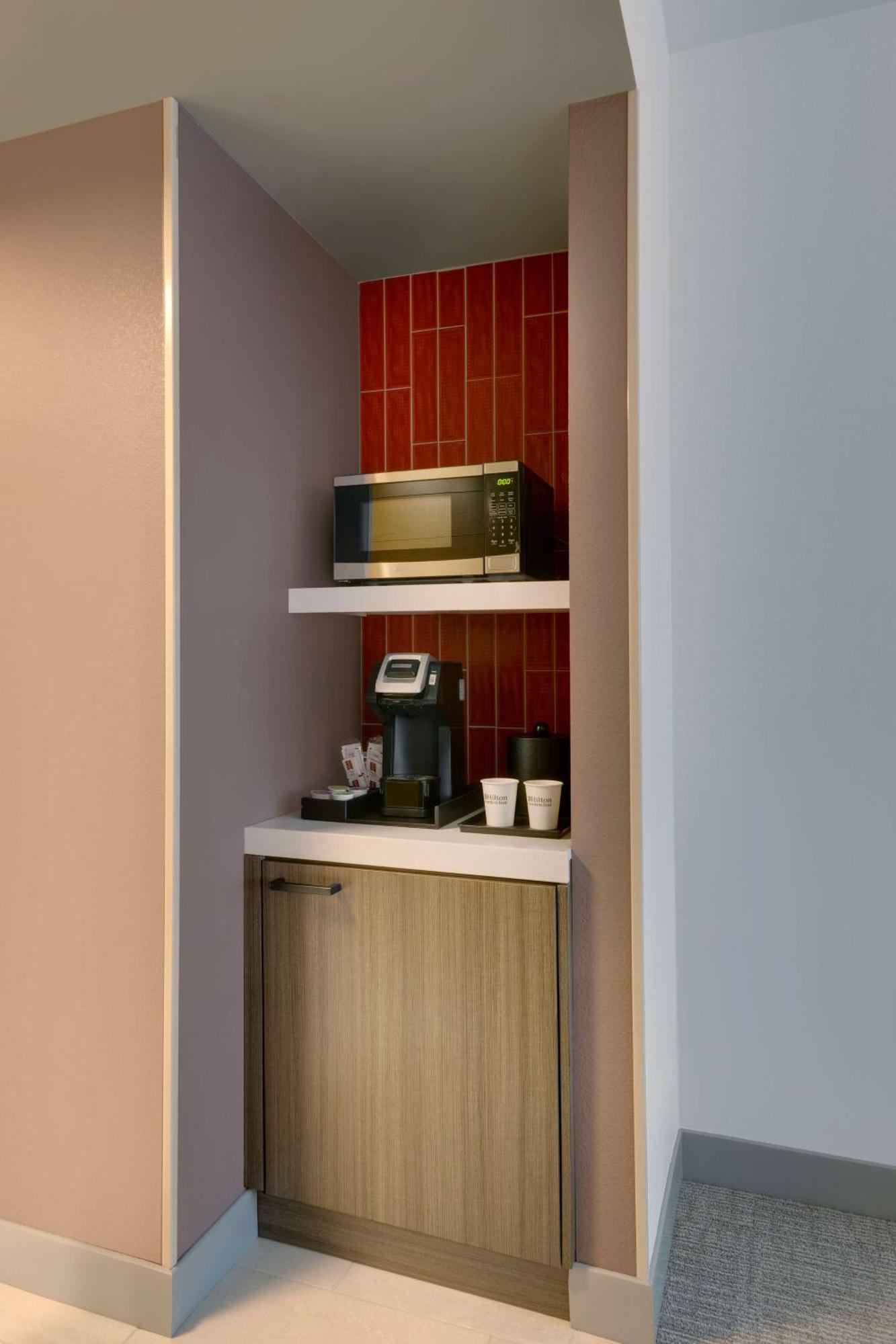 Hilton Garden Inn Haymarket Ngoại thất bức ảnh