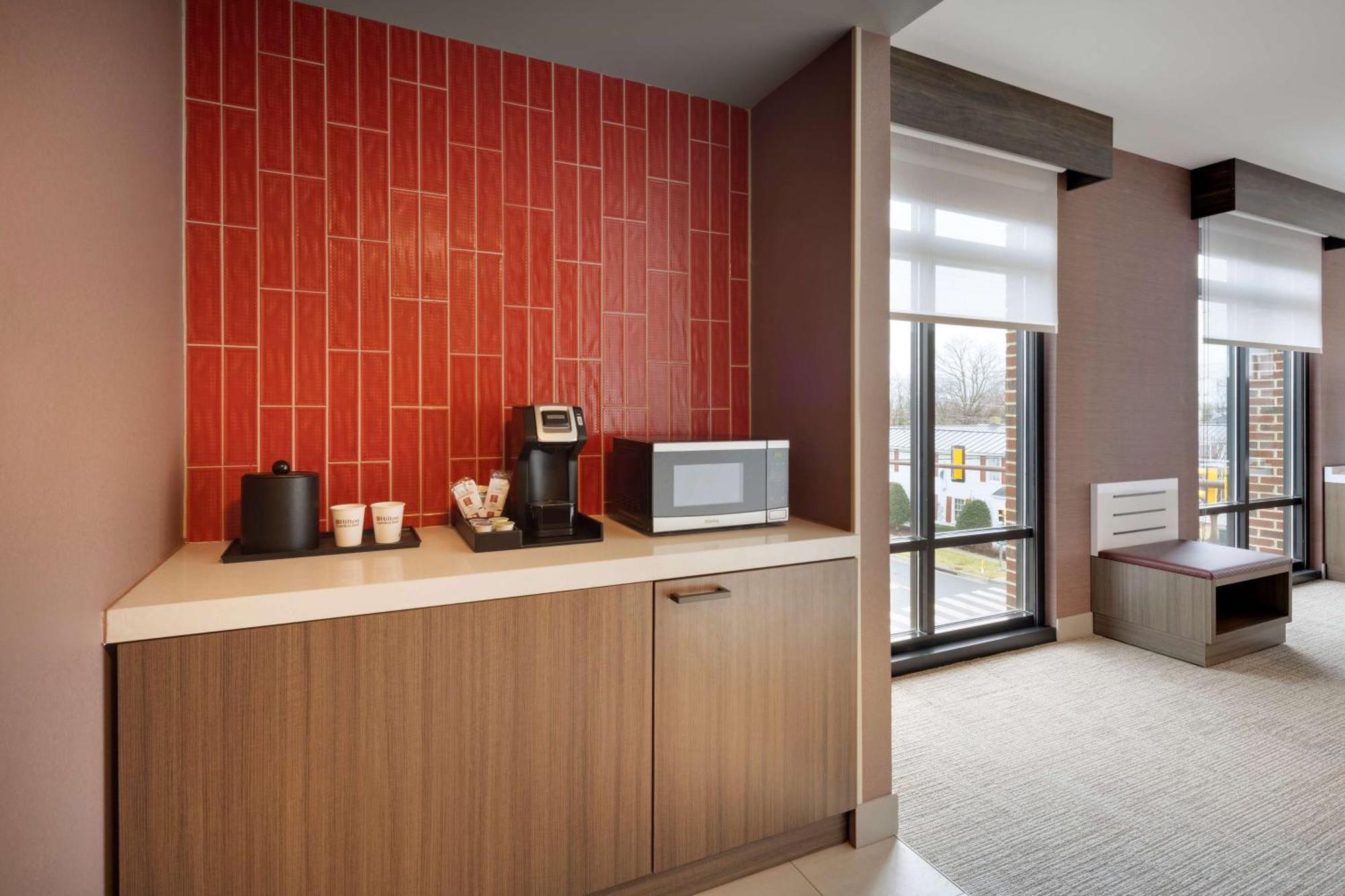 Hilton Garden Inn Haymarket Ngoại thất bức ảnh